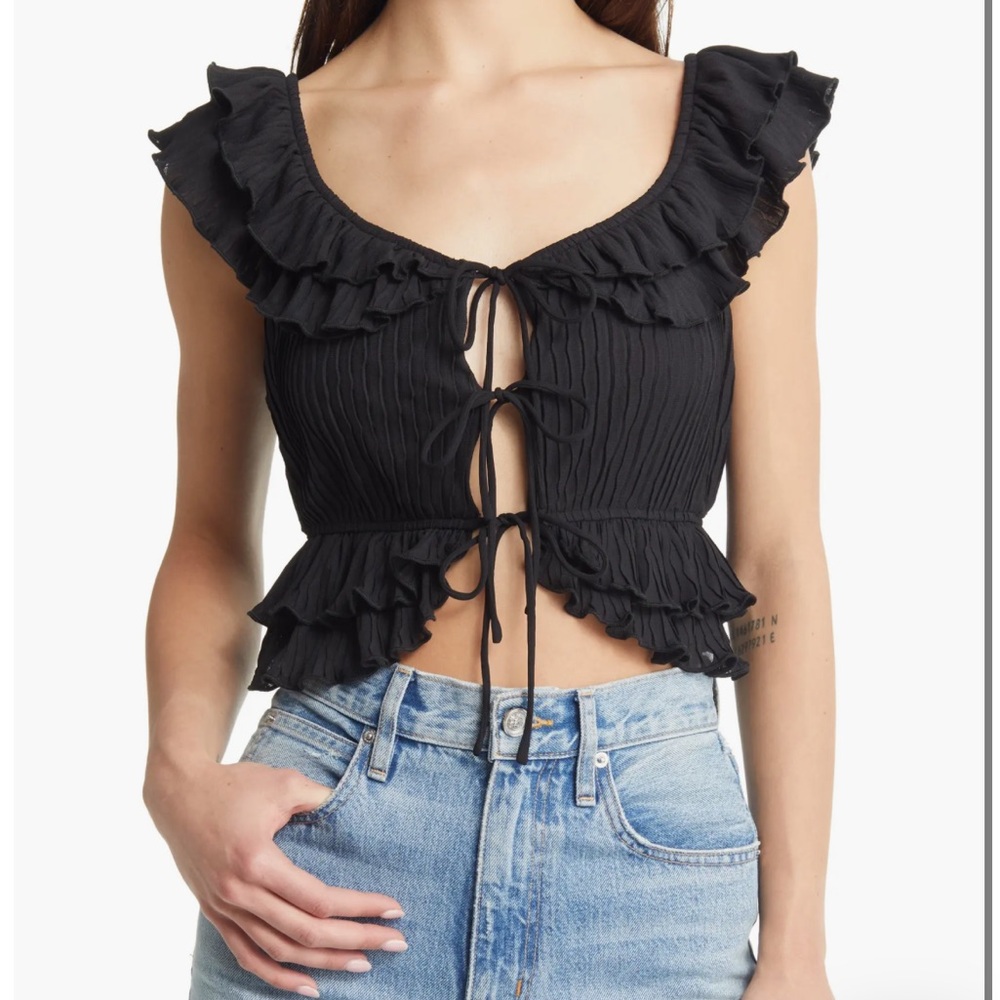 NWT ASTR the Label Black Pintuck Tie Front Crop Top
